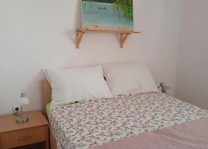 Grebaville - 1 Apartamento *