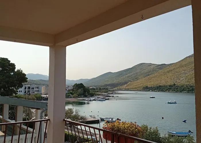 Grebaville - 1 Apartamento *